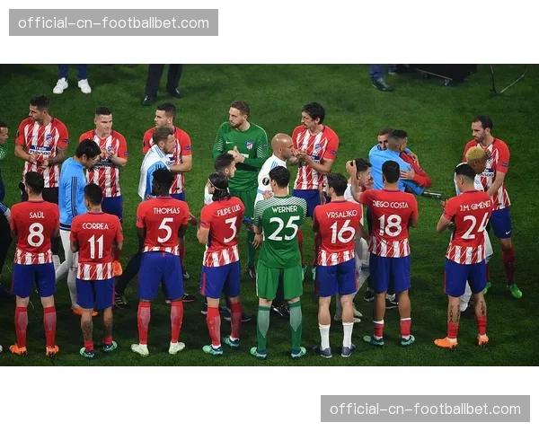 昂热vs布雷斯特半场战罢，主队1-0领先