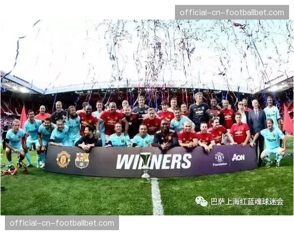 致敬传奇:某意甲球队在赛前为刚刚去世的俱乐部传奇名宿举行默哀仪式 致敬传奇:某意甲球队在赛前为刚刚去世的俱乐部传奇名宿举行默哀仪式