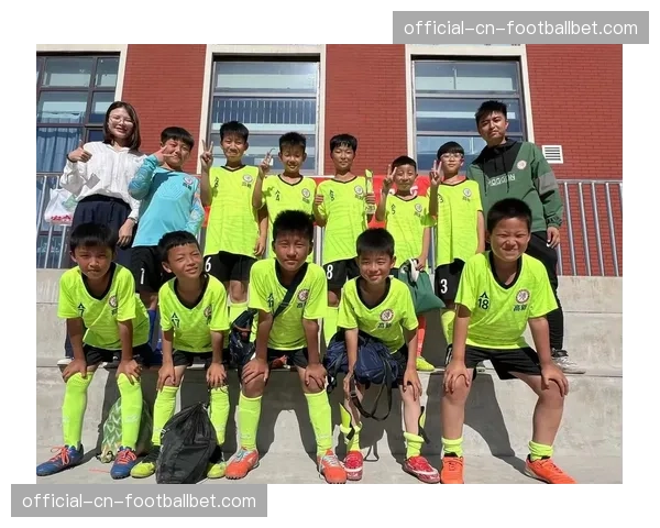 《队报》推出专题纪录片,追踪一支业余球队的“转换足球”改革 《队报》推出专题纪录片,追踪一支业余球队的“转换足球”改革